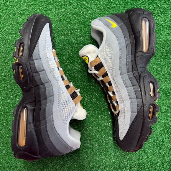 Nike Air Max 95 Icons Yellow Strike Mens Running Shoes DX4236-100 VNDS Sz 8 - Picture 4 of 7